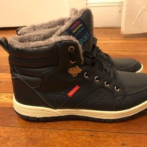 Men’s fur winter boots !! (BRAND NEW) (navy)
